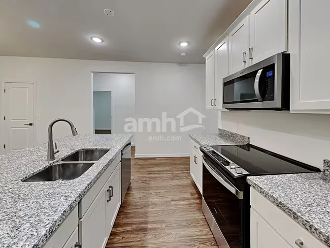 815 S 150th Dr Goodyear, AZ 85338 photo 4