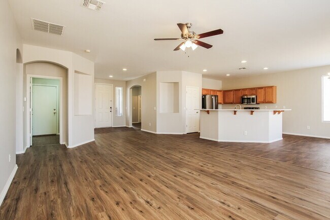 10866 W Chase Ln Avondale, AZ 85323 photo 4