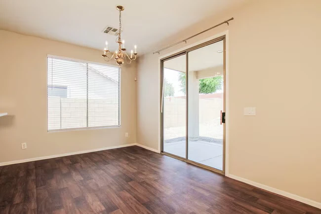 10866 W Chase Ln Avondale, AZ 85323 photo 5