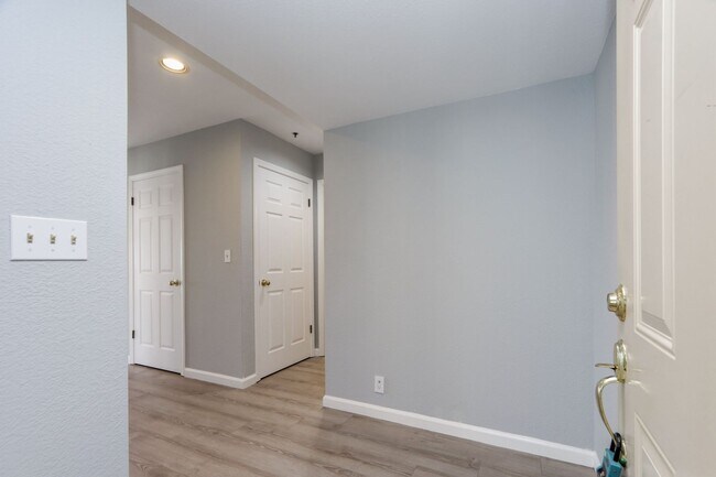 2br/2.5ba Townhouse With Bay Views + 3 Decks | 2-car Garage | San Carlos | Youtube Tour photo 4