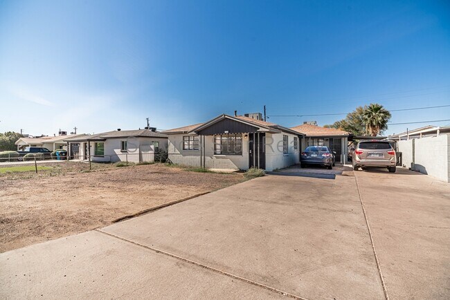1926 E Osborn Rd Phoenix, AZ 85016 photo 3