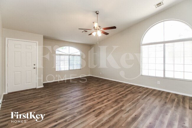 4082 E Meadow Lark Way San Tan Valley, AZ 85140 photo 2