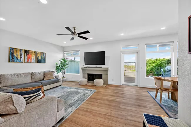 11236 Caminito Aclara San Diego, CA 92126 photo 2