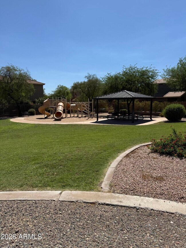 21846 N 40th Way Phoenix, AZ 85050 photo 4