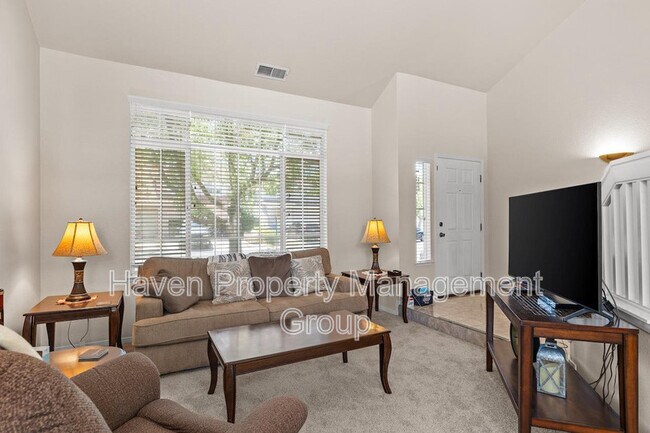 2866 Valcourt Way Rentals photo 5