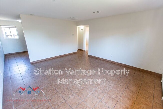 2028 N 26th Pl Phoenix, AZ 85008 photo 4