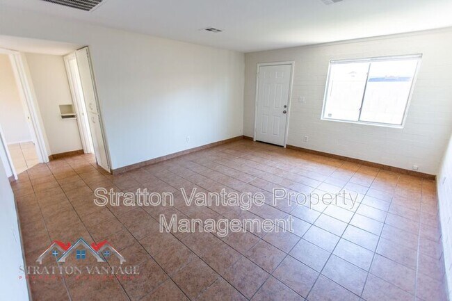 2028 N 26th Pl Phoenix, AZ 85008 photo 5