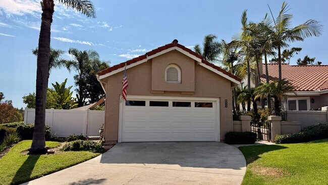 1086 Almeria Ct photo 2