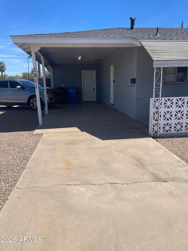 1811 N 44th St Phoenix, AZ 85008 photo 3