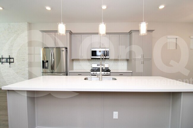 15833 N 74th Ln Peoria, AZ 85382 photo 3