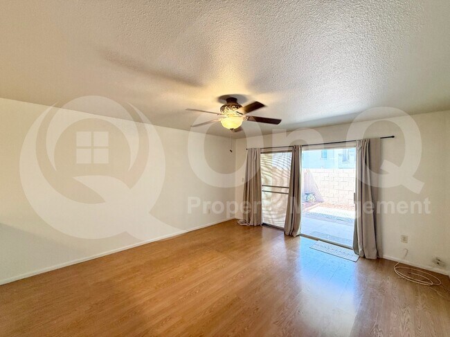 404 E Colgate Dr Tempe, AZ 85283 photo 5