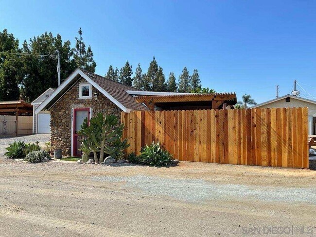 1141 Crosby St El Cajon, CA 92021