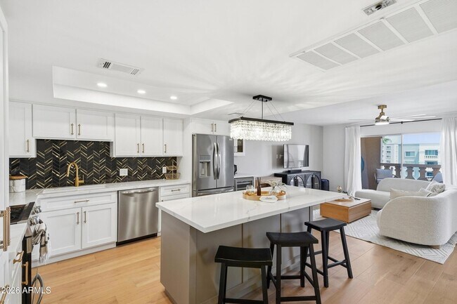 7920 E Camelback Rd Scottsdale, AZ 85251 photo 2