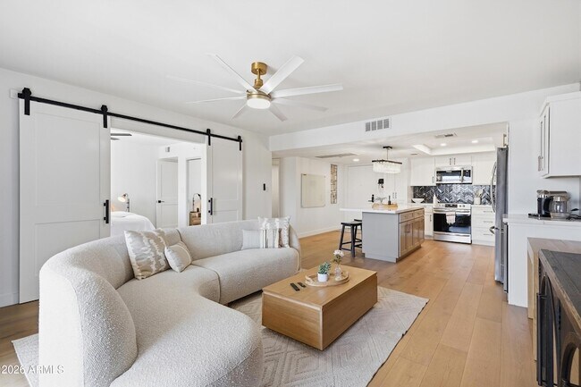 7920 E Camelback Rd Scottsdale, AZ 85251 photo 5