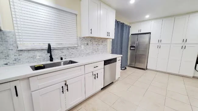 6342 Plaza Cuernavaca San Diego, CA 92114 photo 4