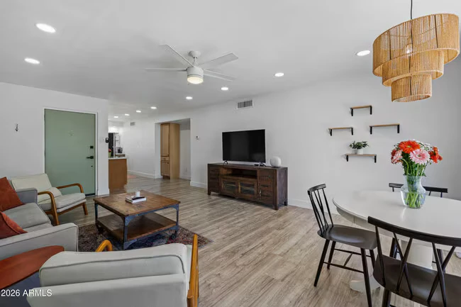 1010 E Osborn Rd Phoenix, AZ 85014 photo 2
