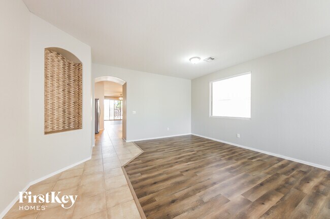 7157 W Kings Ave Peoria, AZ 85382 photo 3