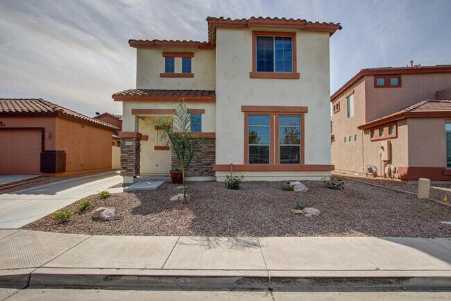 2691 E Le Grand Loop photo 2