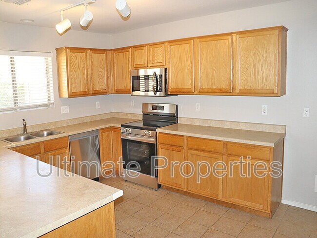 7928 W Florence Ave Phoenix, AZ 85043 photo 4