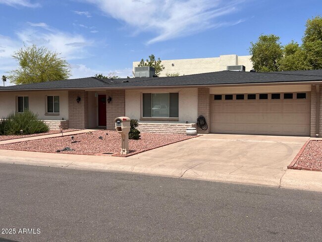 4614 S Kachina Dr Tempe, AZ 85282 photo 4
