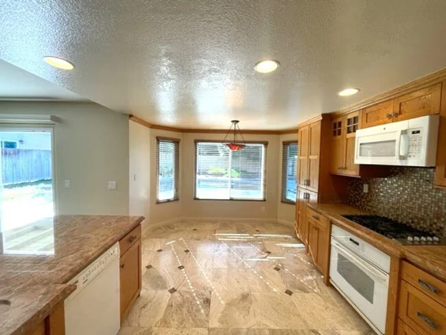 526 Trailridge Dr Bonita, CA 91902 photo 4