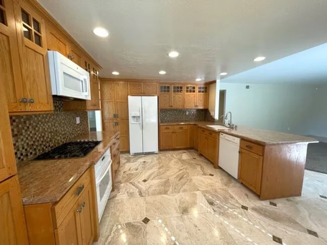526 Trailridge Dr Bonita, CA 91902 photo 2
