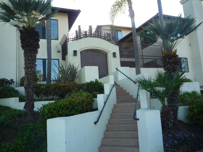 2828 Famosa Blvd San Diego, CA 92107 photo 2