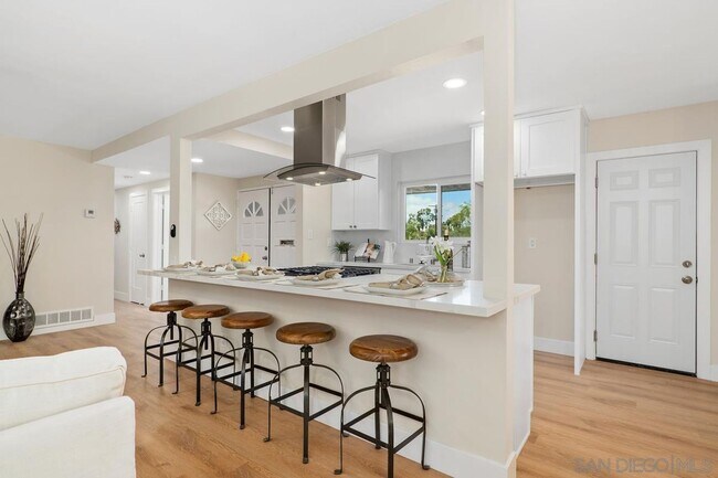 5051 Lenore Dr San Diego, CA 92115 photo 2