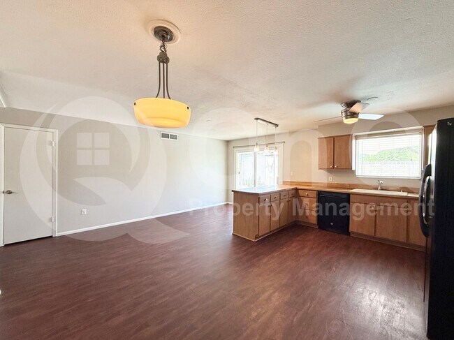 407 E Harvard Dr Tempe, AZ 85283 photo 5