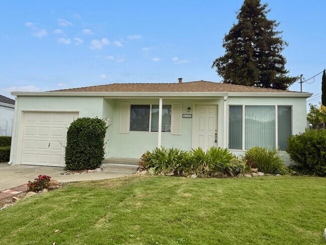 41652 Carmen St photo 2