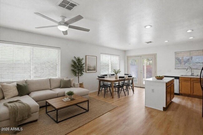 2901 W Irma Ln Phoenix, AZ 85027 photo 3