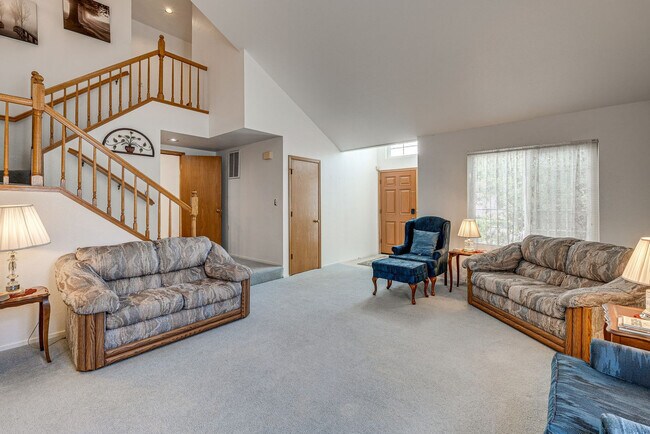 2033 Silvercrest Dr Fairfield, CA 94534 photo 3