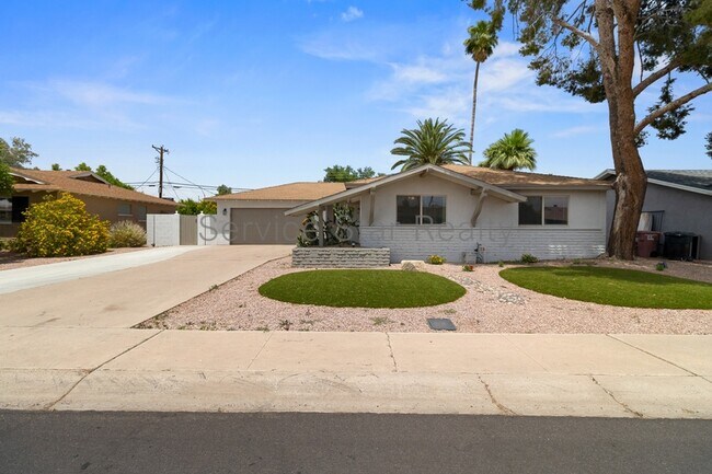 7406 E Edgemont Ave Scottsdale, AZ 85257 photo 2