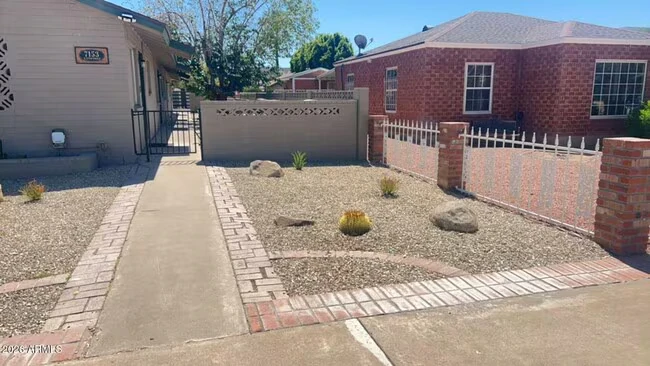 7153 N 57th Dr Glendale, AZ 85301 photo 2