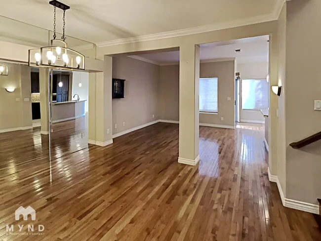 5117 Renaissance Ave San Diego, CA 92122 photo 3