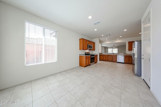 7126 W Bent Tree Dr Peoria, AZ 85383 photo 3