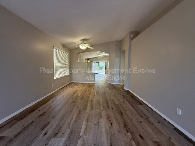 1516 E Bowker St Phoenix, AZ 85040 photo 3