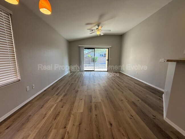 1516 E Bowker St Phoenix, AZ 85040 photo 5