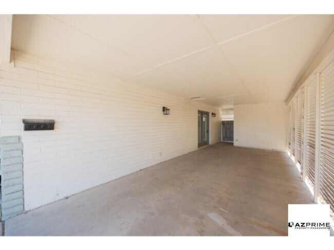 617 E Brown Rd Mesa, AZ 85203 photo 3