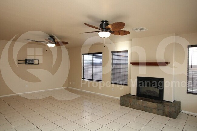 4743 E Lavender Ln Phoenix, AZ 85044 photo 5