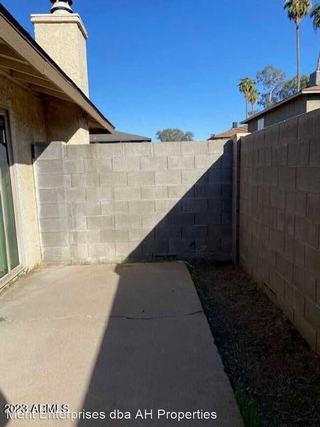 3315 W Loma Ln Phoenix, AZ 85051 photo 3