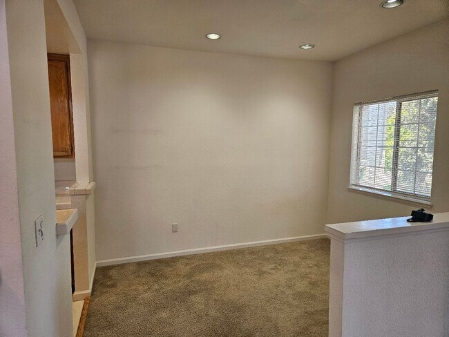 2116 Hastings Shore Ln photo 4