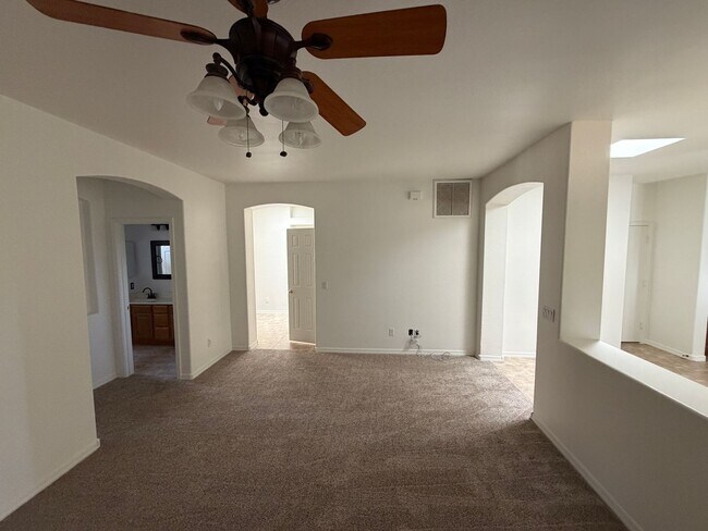 1650 S Crismon Rd Mesa, AZ 85209 photo 2