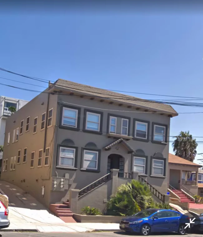 2245 Curlew St San Diego, CA 92101