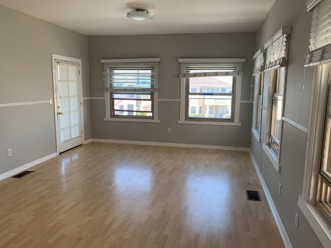 2245 Curlew St San Diego, CA 92101 photo 2