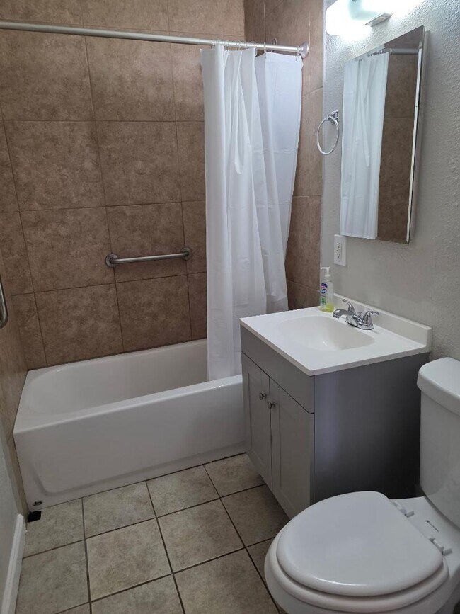 1320 W Sahuaro Dr Phoenix, AZ 85029 photo 3