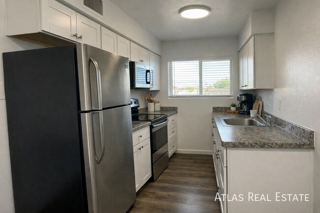 1045 E University Dr Mesa, AZ 85203 photo 2
