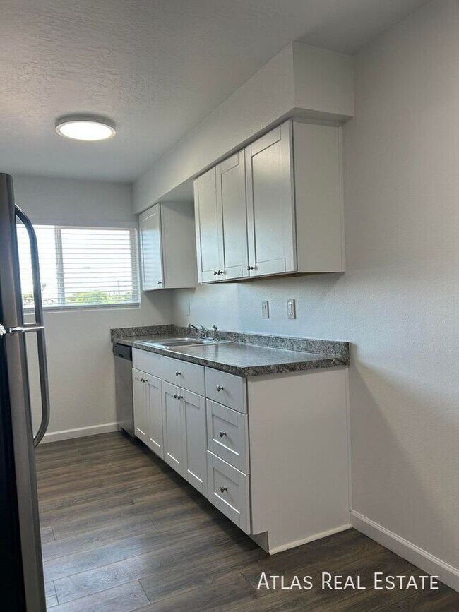 1045 E University Dr Mesa, AZ 85203 photo 4