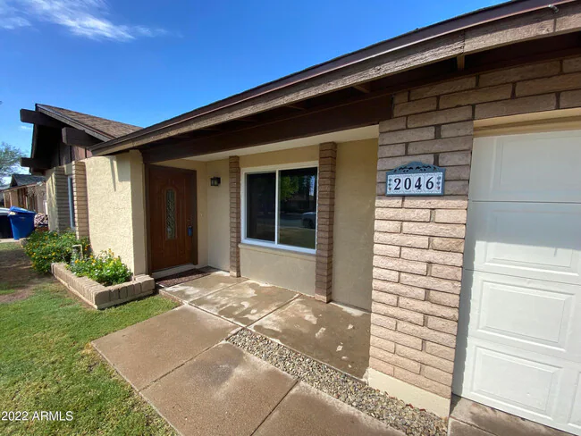 2046 S Emerson Mesa, AZ 85210 photo 2