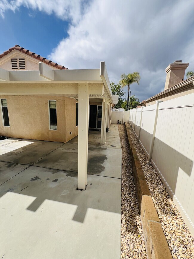 40624 Corte Albara Murrieta, CA 92562 photo 3